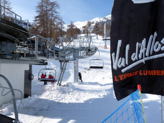 Inauguration d’un télésiège à la station du Val d’Allos-Le Seignus, janvier 2010.