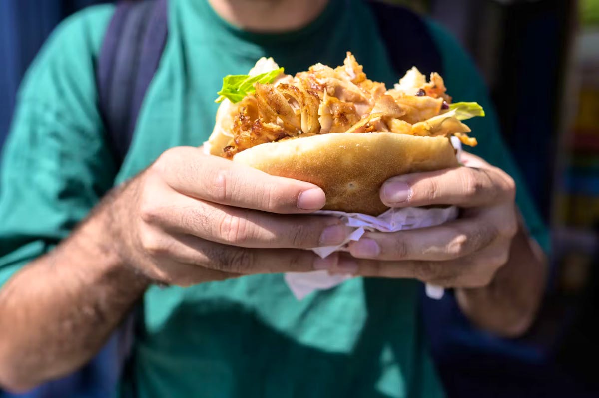 Un conseiller national veut interdire les paiements en cash dans les take away (photo prétexte).