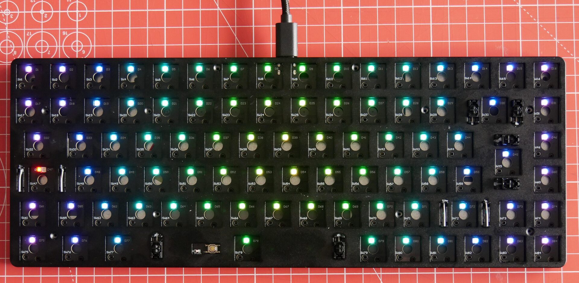 Clavier Keychron K3 Pro, allumé, sans interrupteurs