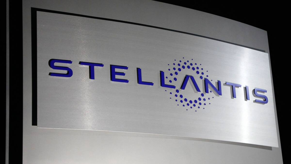 Logo Stellantis et nouvelles orientations stratégiques