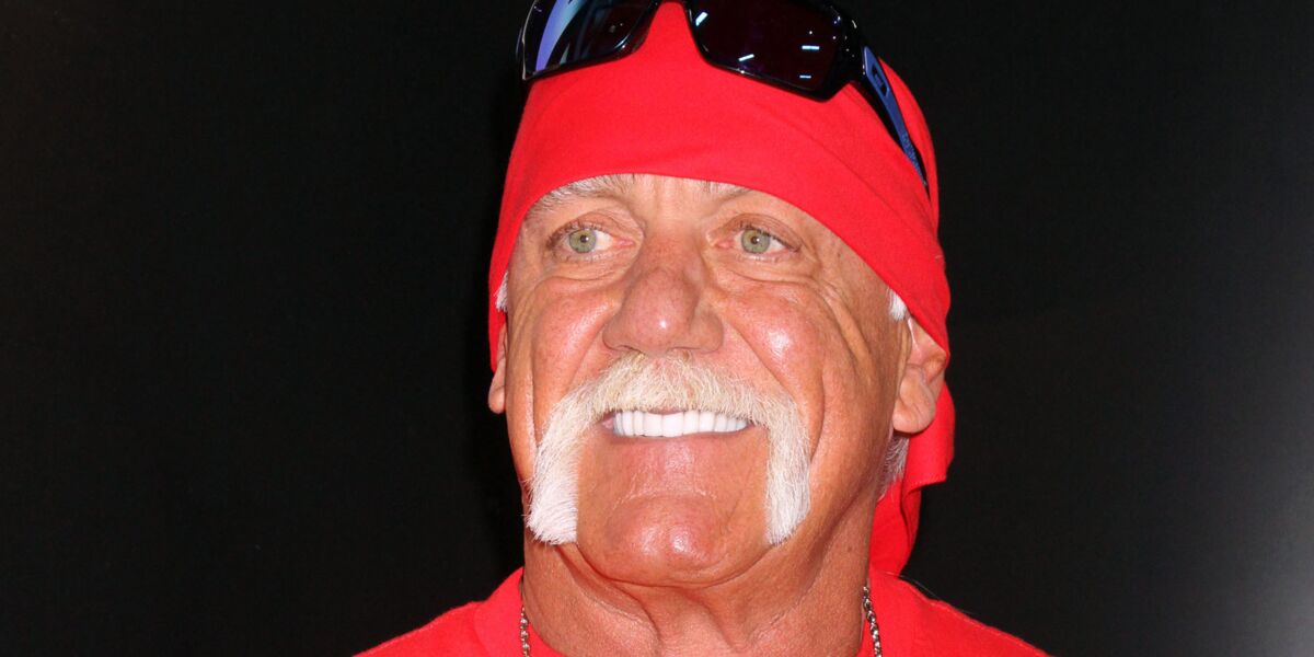 Hulk Hogan dans une scène emblématique de sa carrière