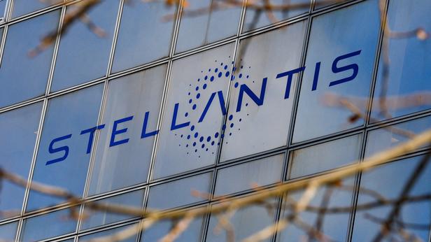 Stellantis face à une perte record de 2,3 milliards d’euros en 2025