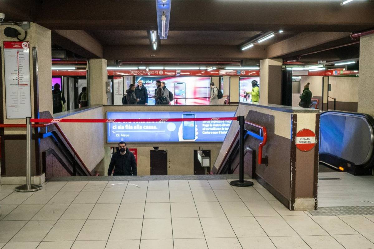 Terreur dans le métro à Milan, un étranger menace les passants et blesse un agent