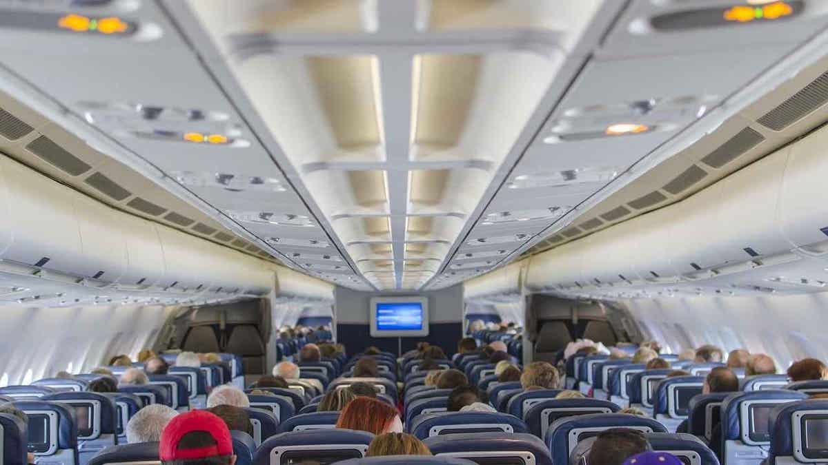 Passagers dans un avion