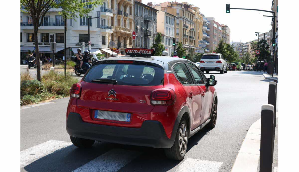 François-Noël Buffet lors d'une intervention sur la réforme du permis de conduire