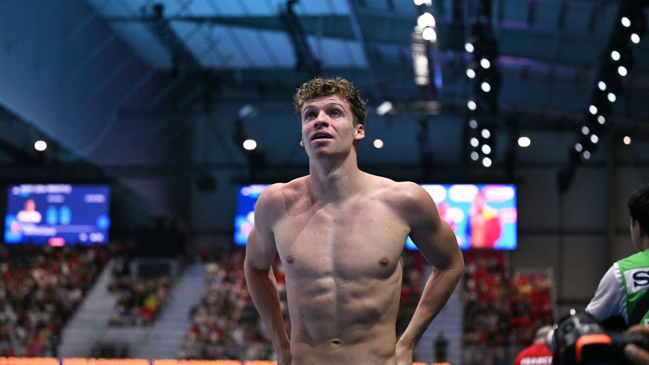 Léon Marchand lors des Mondiaux à Singapour