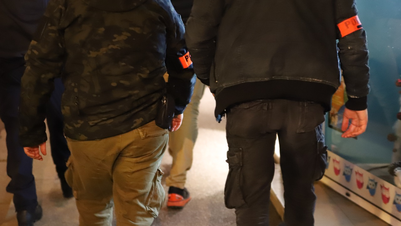 Policiers sur une opération à Meyzieu