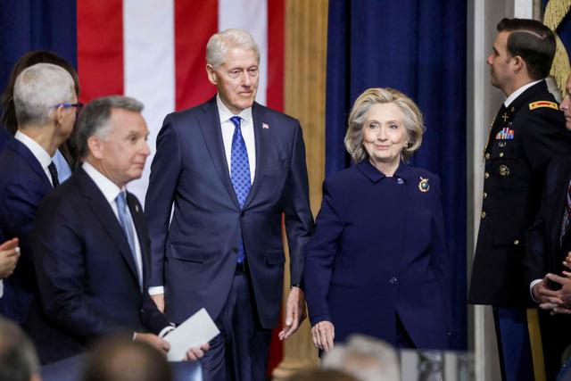 Photo illustrant la convocation de Bill et Hillary Clinton dans l’affaire Epstein