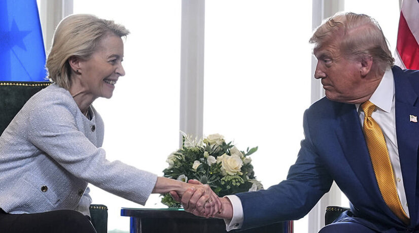 Ursula von der Leyen et Donald Trump lors de la signature de l'accord commercial