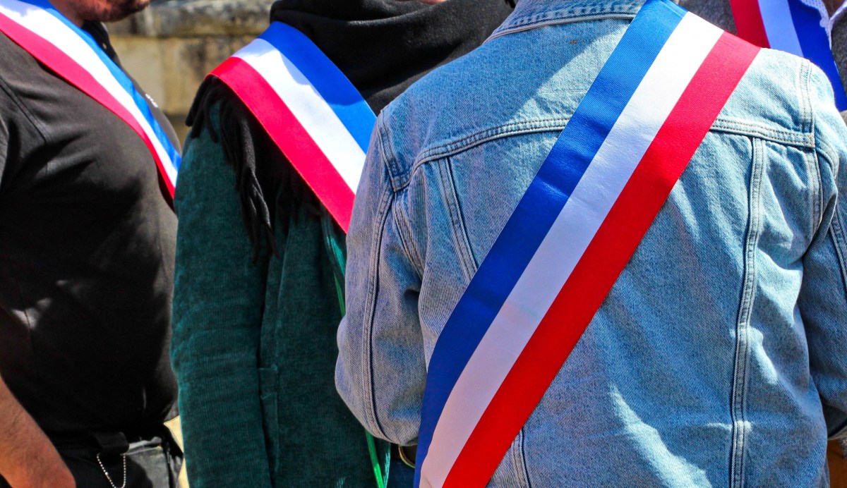Manifestation de soutien aux élus locaux