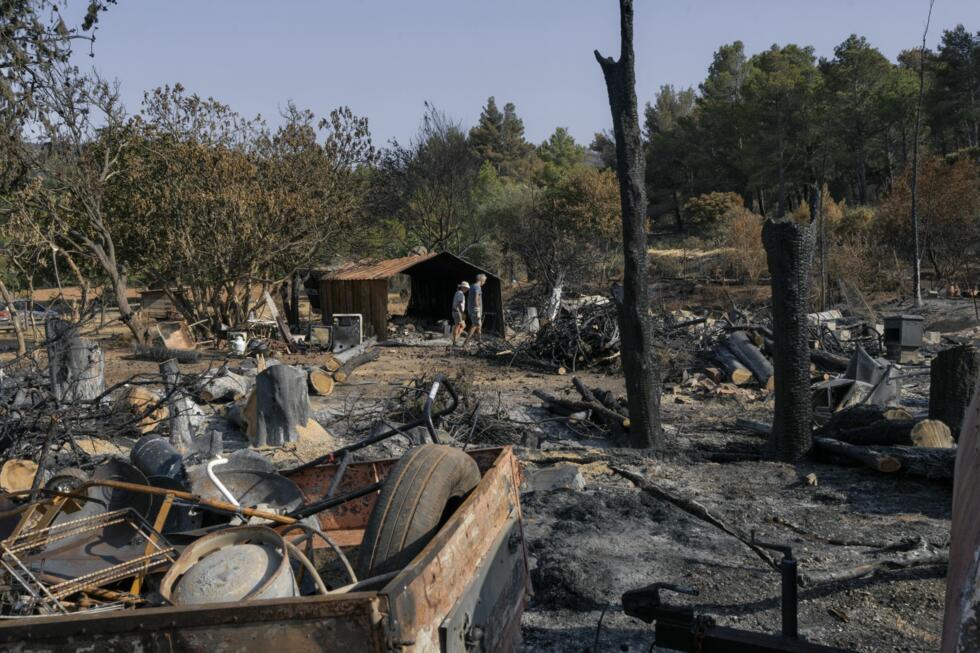 Une ferme détruite après le passage de l'incendie dans l'Aude, à Fontjoncouse, le 9 août 2025.