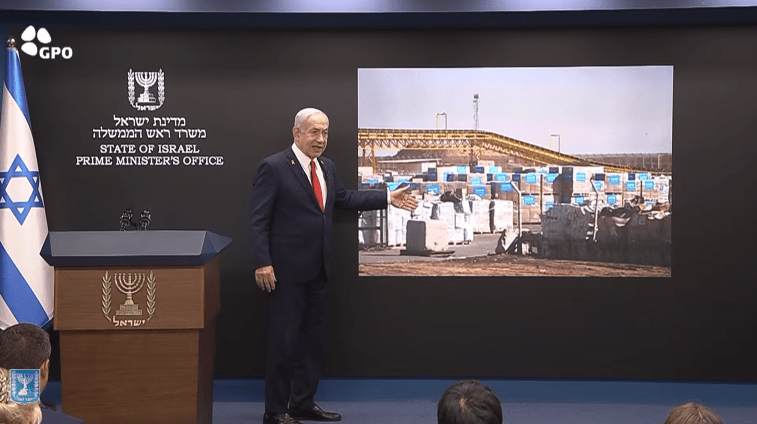 Photos montrées par Netanyahou des aides humanitaires à Kerem Shalom