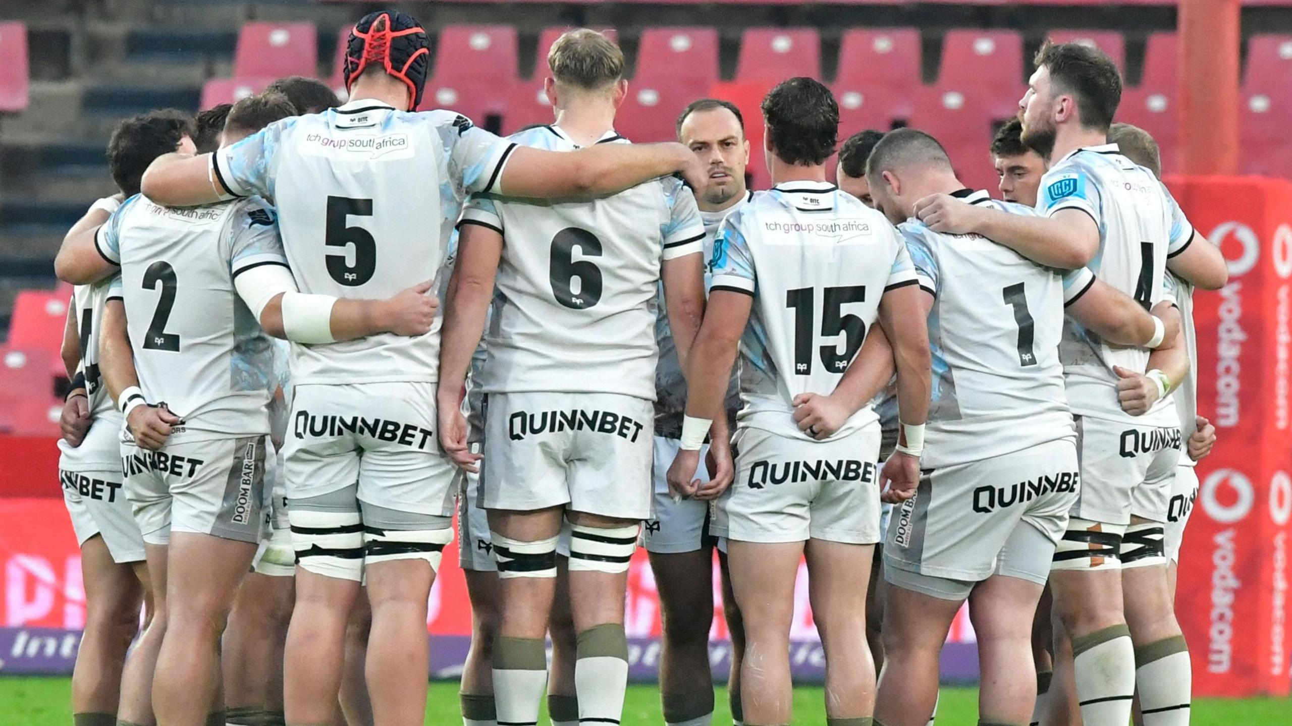 Joueurs d'Ospreys en séance collective