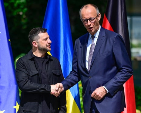 Zelenskyy accueilli par le chancelier allemand Merz à Berlin