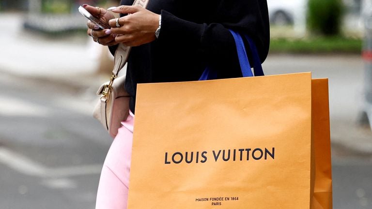 Avis d'analystes du jour : LBBW repasse acheteur sur LVMH, objectifs relevés sur Danone, Forvia, Safran et Valneva