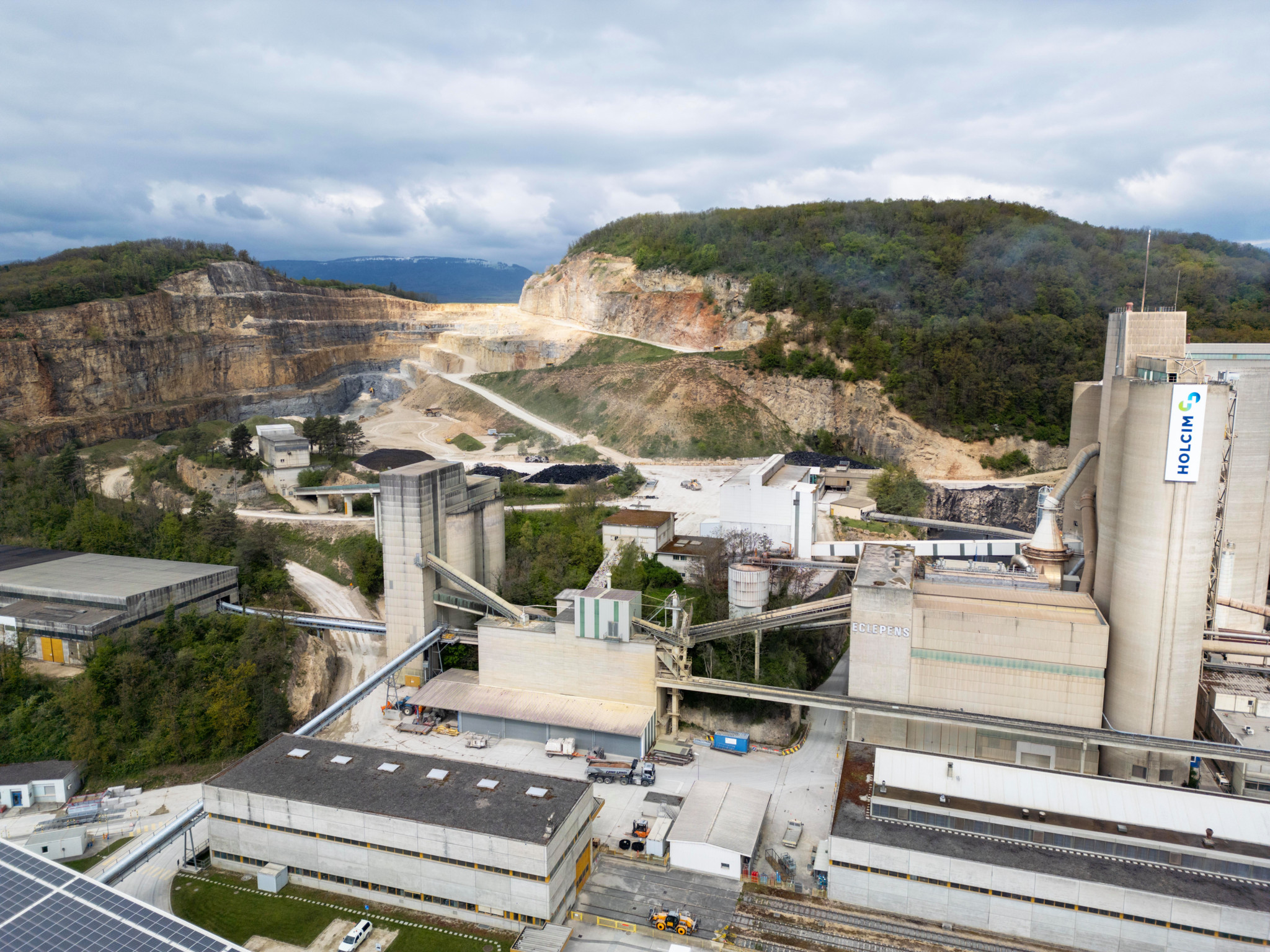 cimenterie Holcim à Éclépens vue aérienne