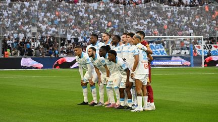 Joueurs de l'OM avant un match amical au Vélodrome