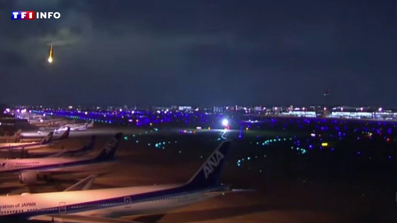 Boule de feu traversant le ciel japonais