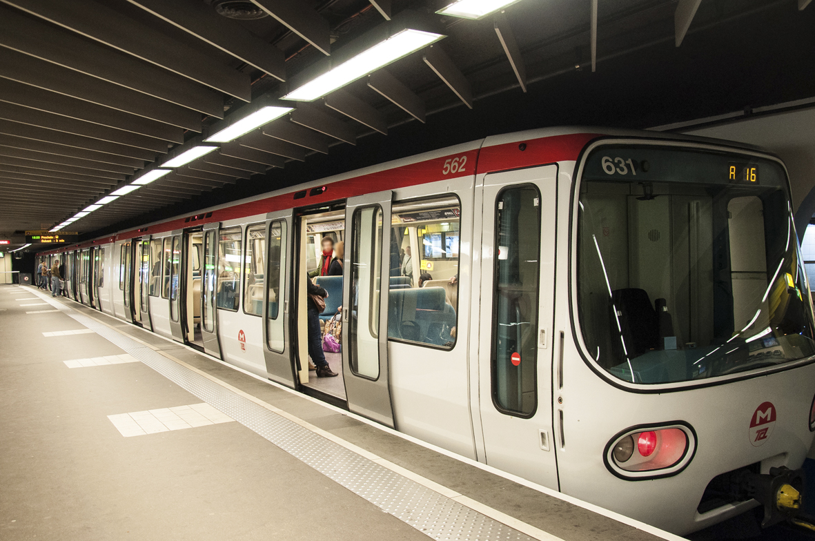 Entrée du métro Charpennes à Villeurbanne