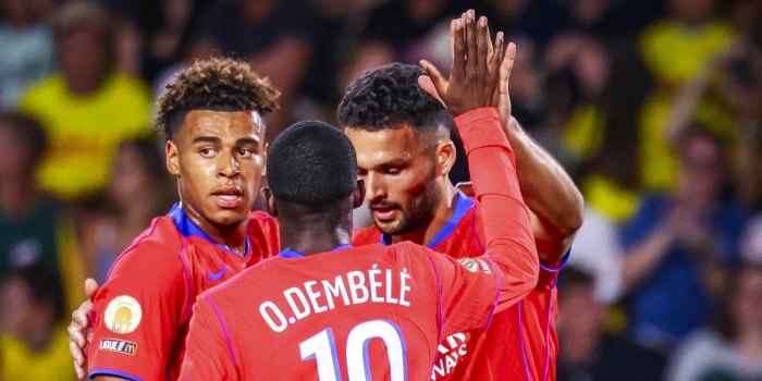 Joueurs du PSG célébrant contre Nantes