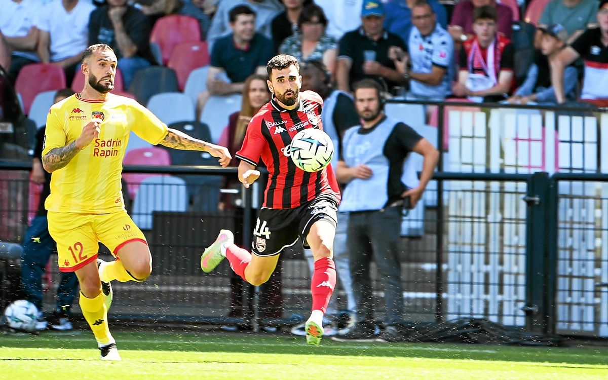 Stade et actions lors de Guingamp-Red Star