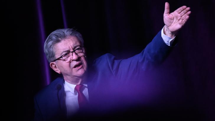 Jean‑Luc Mélenchon intervenant lors d'un rassemblement
