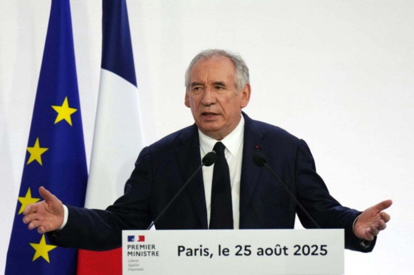 Élus locaux à La Réunion réagissant à l'annonce