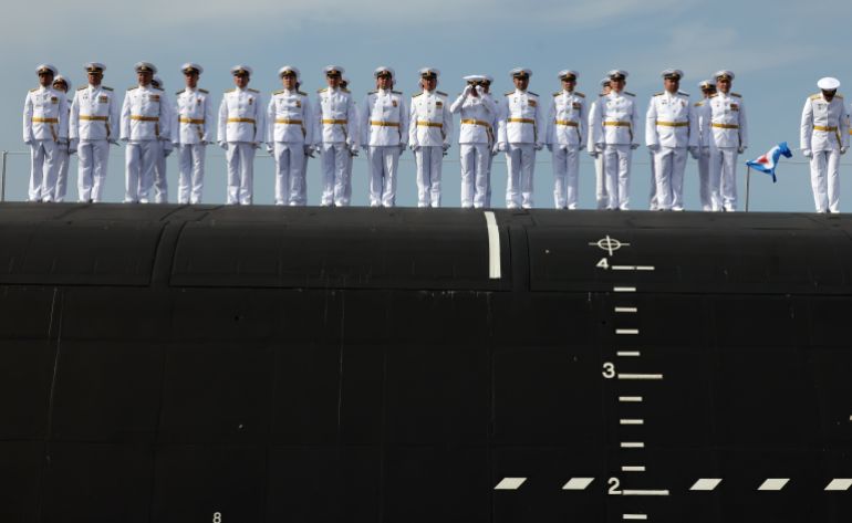 Officiers de la Knyaz Bougarski lors des préparatifs à Severodvinsk