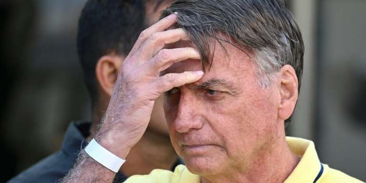 Bolsonaro assigné à résidence sous surveillance renforcée