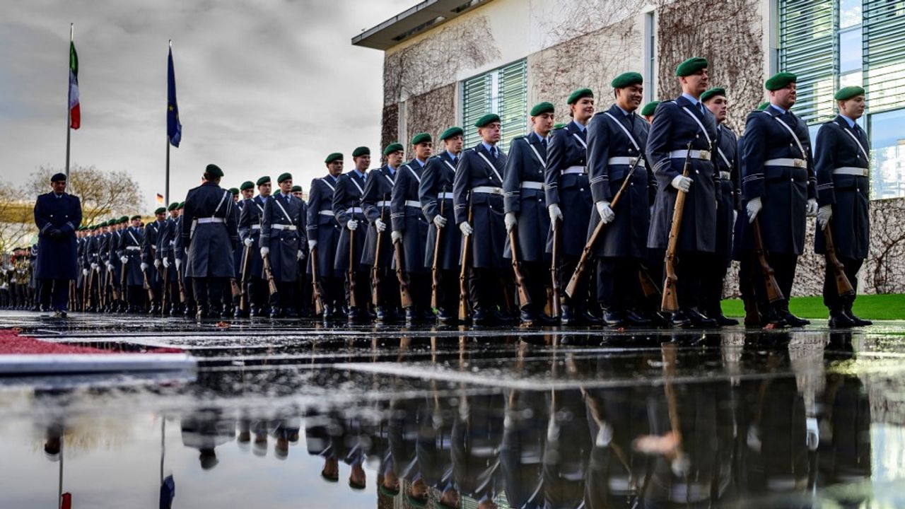 Soldats allemands en formation et entretien