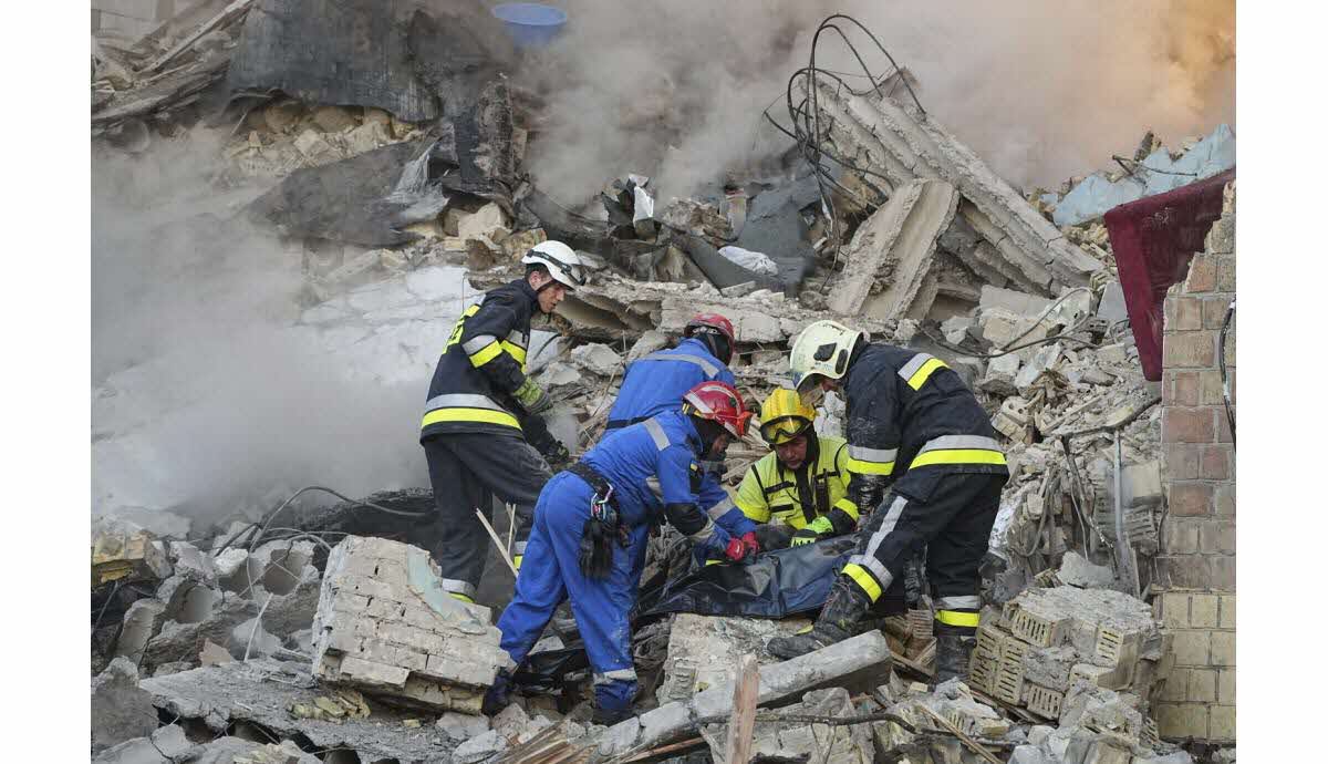 Une importante attaque russe sur Kiev fait au moins huit morts