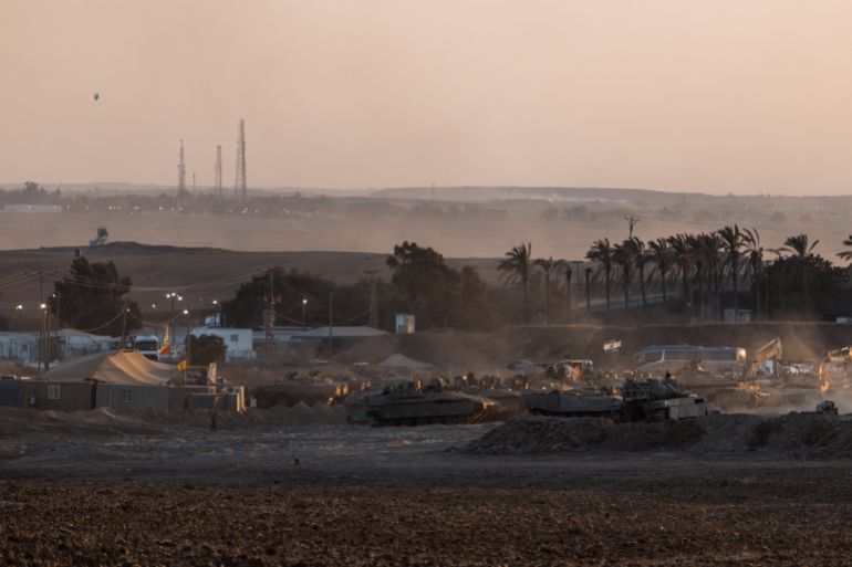 Chars israéliens près de la frontière nord de Gaza, août 2025