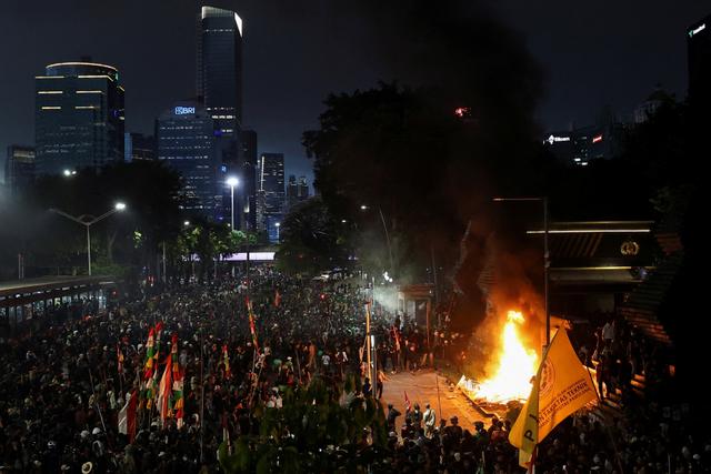 Manifestations à Jakarta après la mort d’un chauffeur de taxi