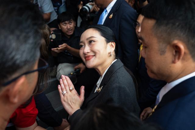Paetongtarn Shinawatra en photo officielle