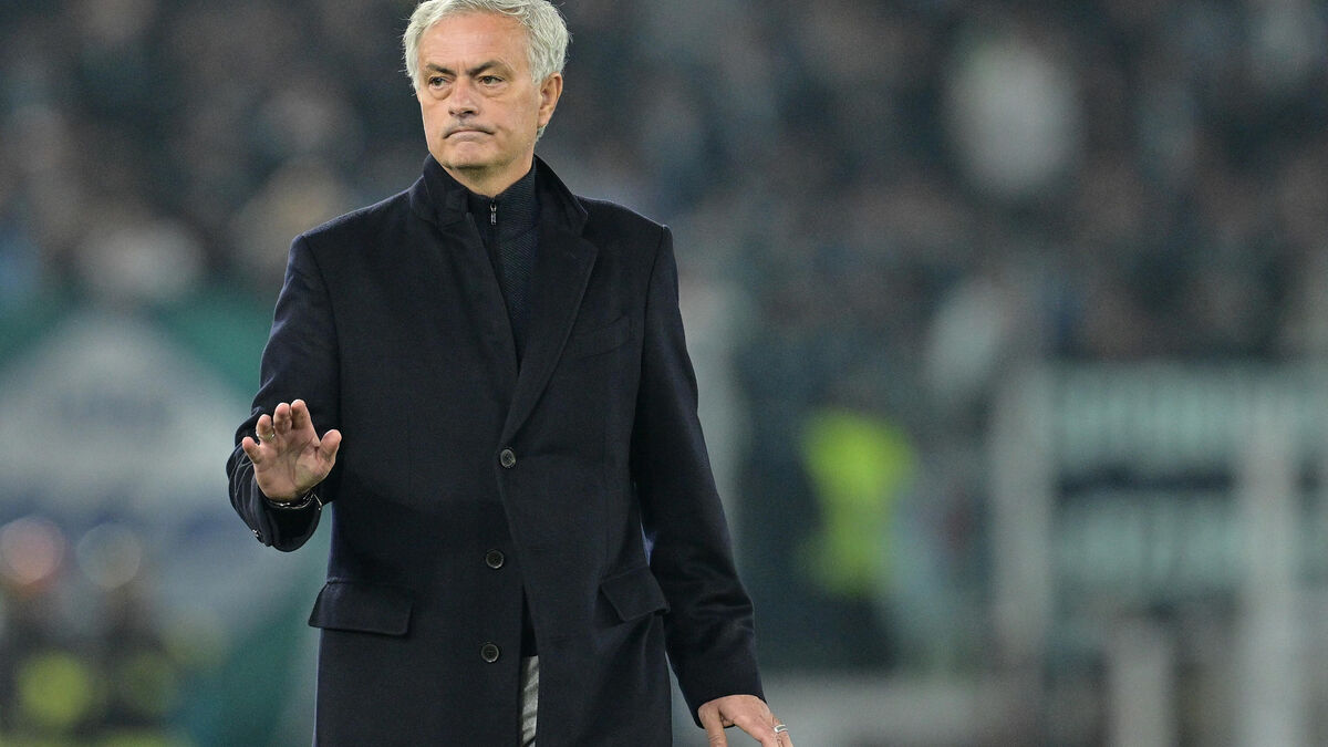 José Mourinho sur le banc lors d’un licenciement