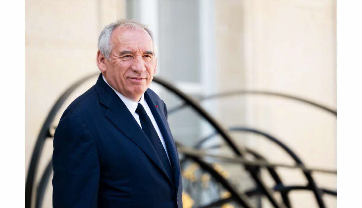 FranALSEois Bayrou lors de la polALSEmique sur le coût des travaux du bureau �e0 Pau