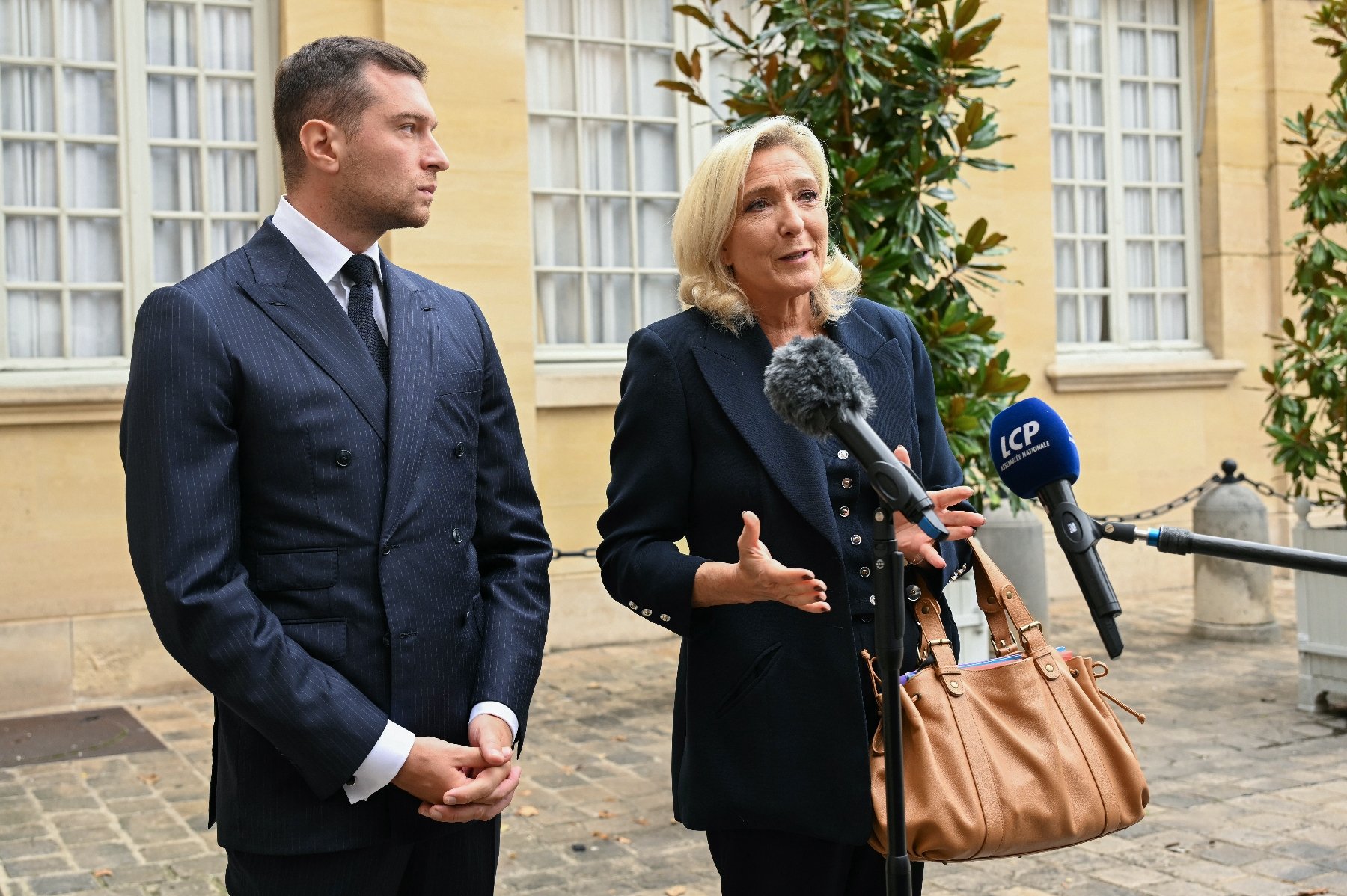 Marine Le Pen et Jordan Bardella lors d'une entrevue