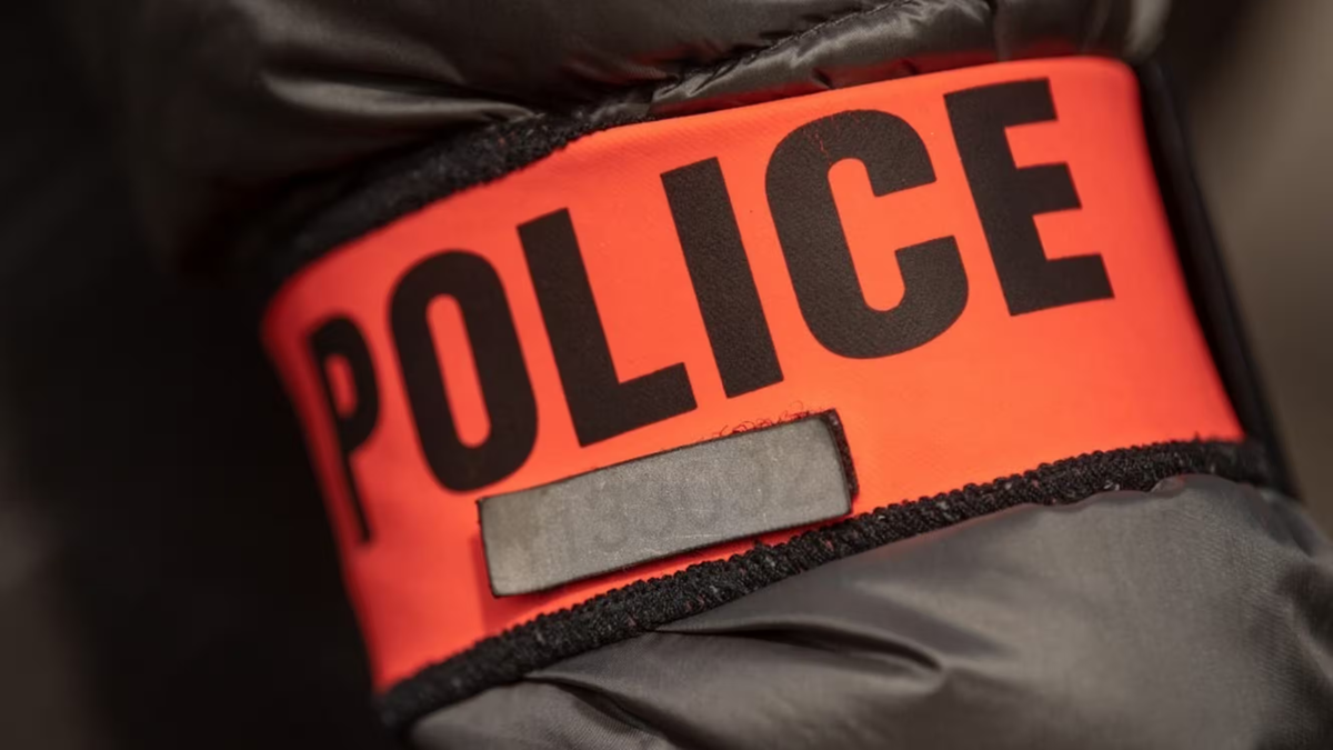 Ex-policier à la barre, lors du début du procès