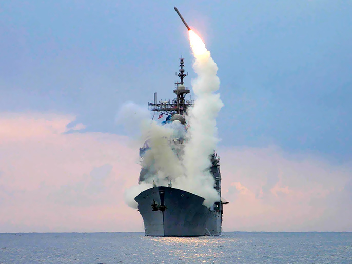 Lancement d'un missile de croisière Tomahawk depuis un navire