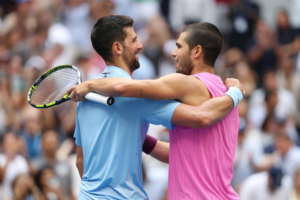 Accolade Alcaraz Djokovic après la demi-finale