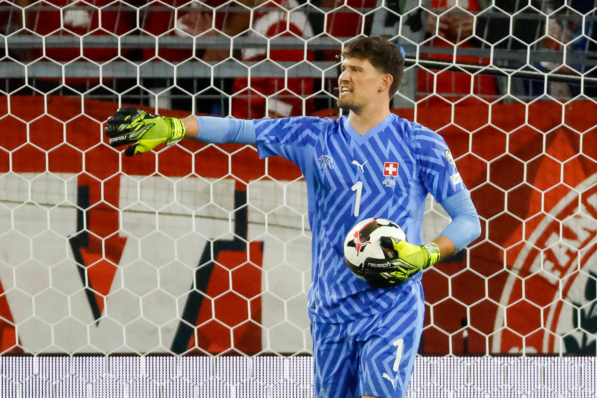 Gregor Kobel en tenue de gardien