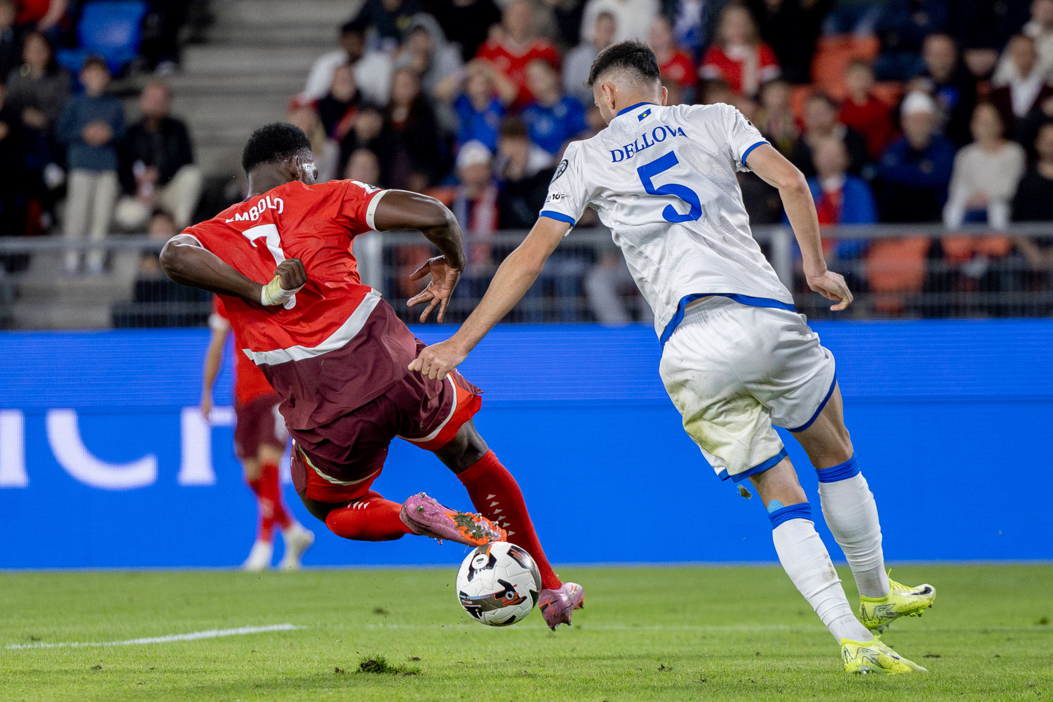 Breel Embolo célèbre son but