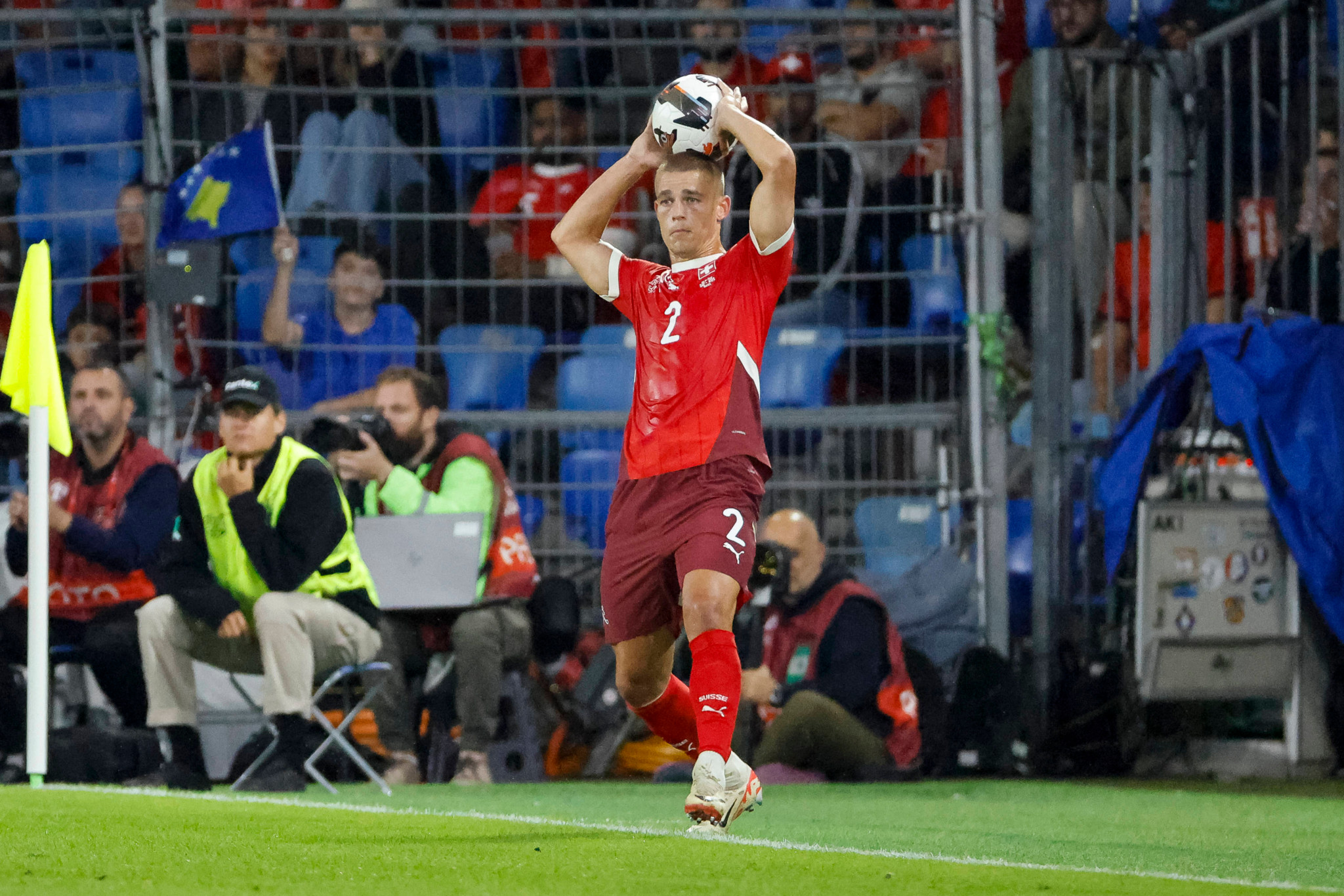 Miro Muheim effectue un lancer