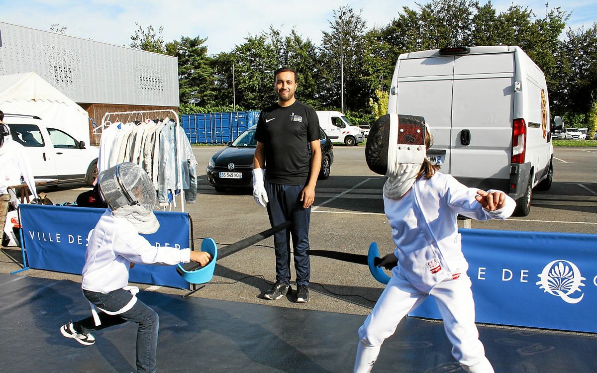 Stand d'une association au forum des associations à Quimper