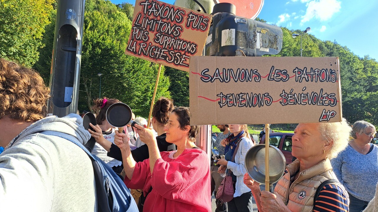 Rassemblement à Quimper devant la préfecture