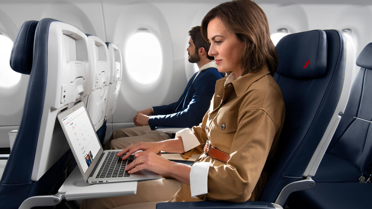 Passagers utilisant le wifi en avion Air France
