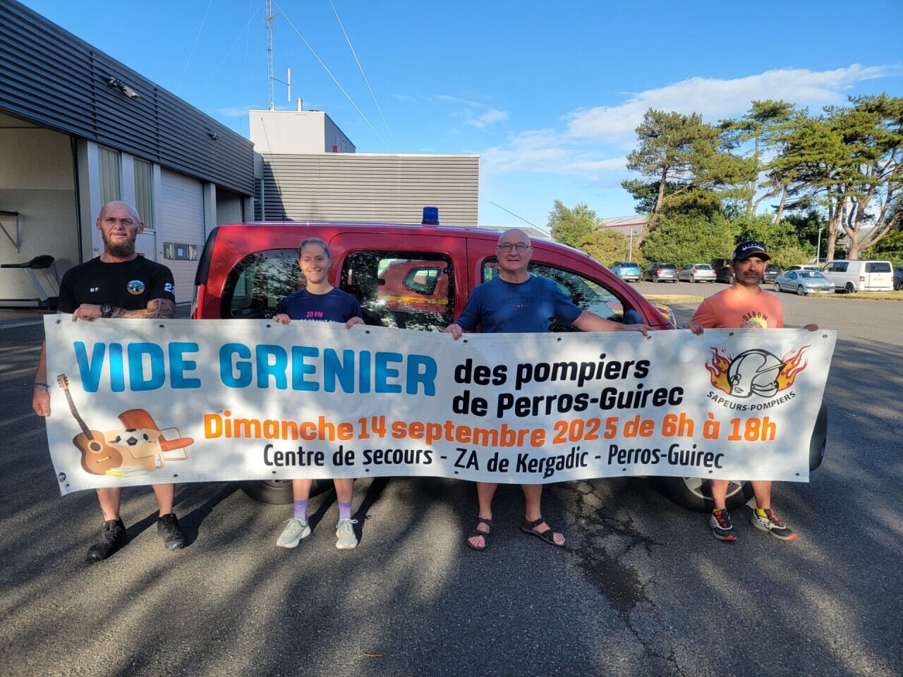 Accueil des exposants au vide-greniers de Perros-Guirec