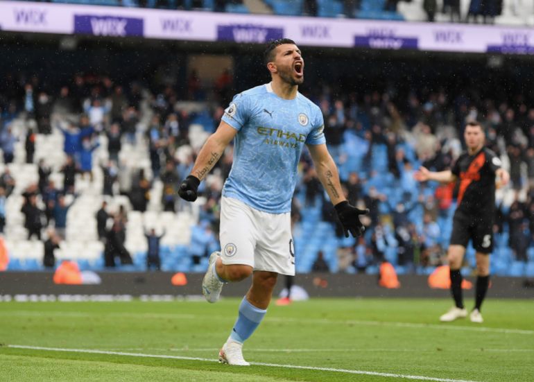 Sergio Agüero célèbre un but avec Manchester City
