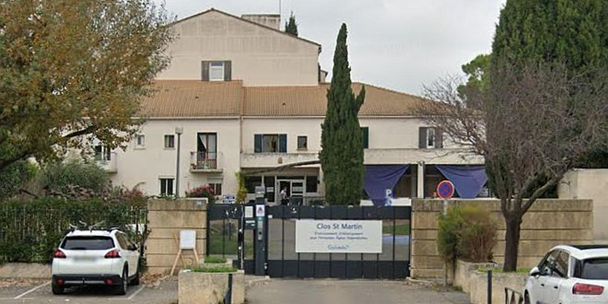 Établissement Clos Saint-Martin à Pélissanne, façade