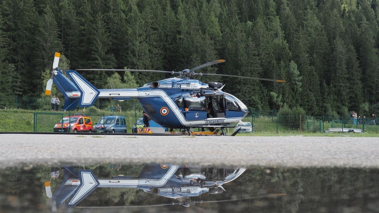 Hélicoptère des gendarmes près de Chamonix